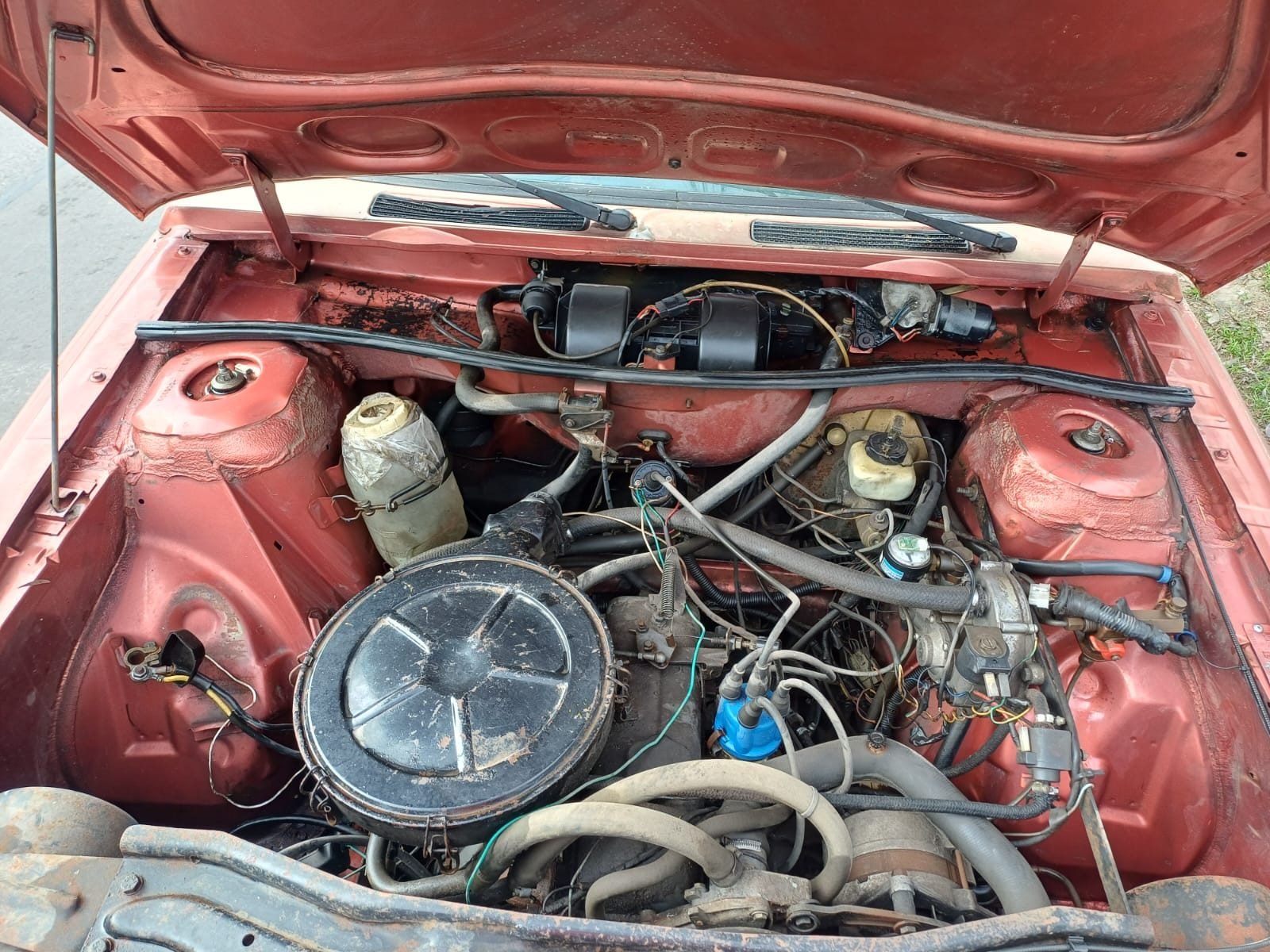Control de batería en un motor de vehículo, servicio realizado en Baterías Eben-ezer, Virreyes
